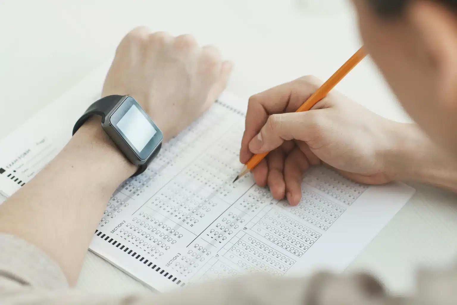 Title image for the article: How to find a good private tutor