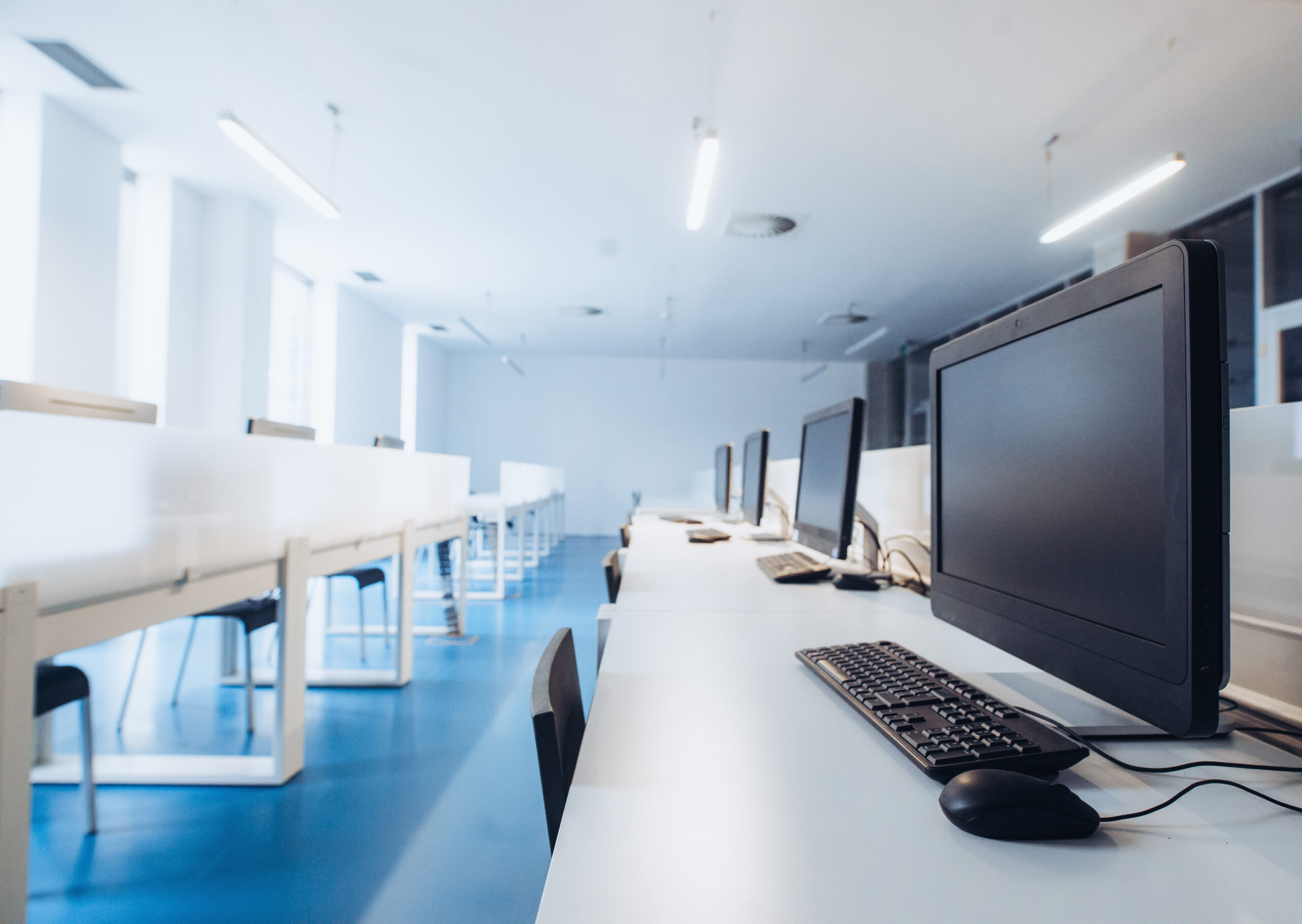 GMAT Online vs. In-Person: Which Should You Take?